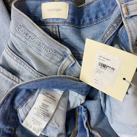 Favorite Daughter Jeans Women The Tommy Boyfriend Mid Rise Distress Size 31 New - Picture 8 of 14